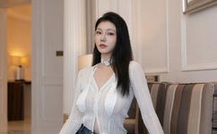 一边下奶一吃敷面膜视频